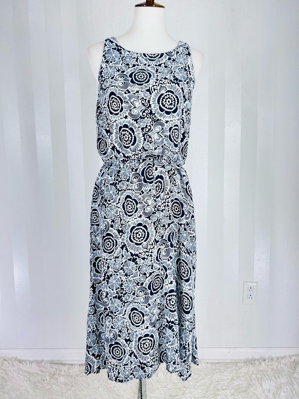 CAbi Women’s Floral Print Sleeveless Midi Dress Blue White Sz M